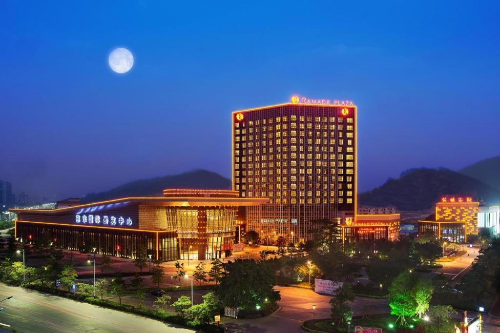 Ramada Plaza Huizhou East Hotel Exteriör bild