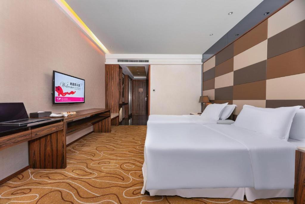Ramada Plaza Huizhou East Hotel Exteriör bild