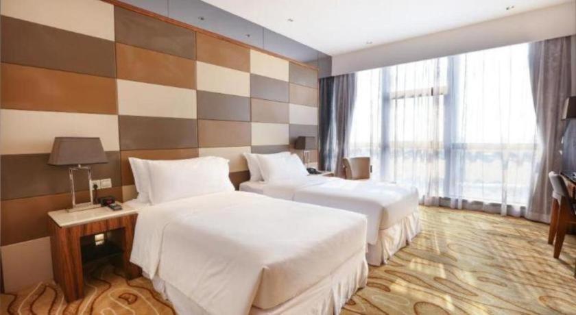 Ramada Plaza Huizhou East Hotel Exteriör bild